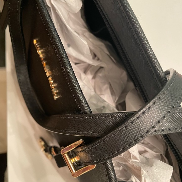 MK Jet Set Totebag - Picture 4 of 5